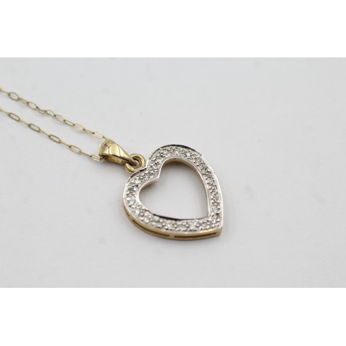 478 - 9ct gold diamond open heart pendant necklace (1.9g)