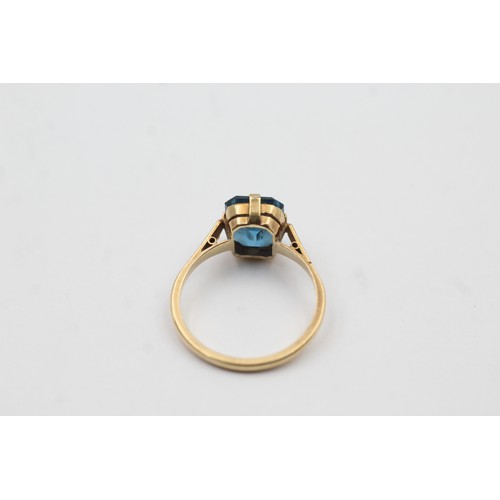 480 - 9ct gold vintage blue paste statement ring (2.5g)- SIZE O