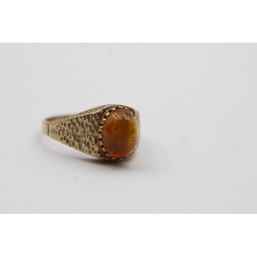 492 - 9ct gold vintage amber textured statement ring (3.3g)- SIZE O