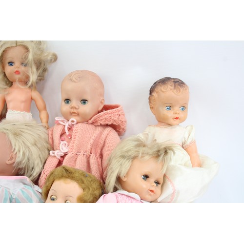 495 - 7 x Assorted Vintage BABY DOLLS Inc Clothing, Toddler Etc