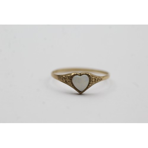 502 - 9ct gold vintage opal heart dress ring (0.7g)- SIZE R