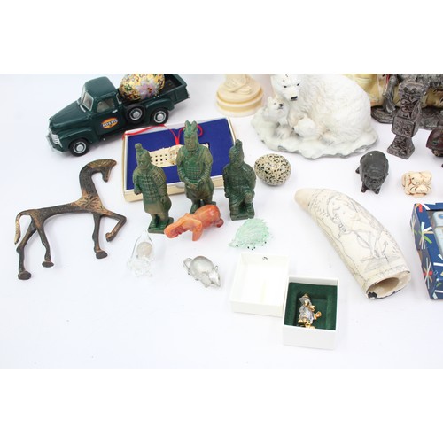 511 - 32 x Assorted Vintage ORNAMENTS Inc Terracotta Man, Swarovski, Miniatures Etc