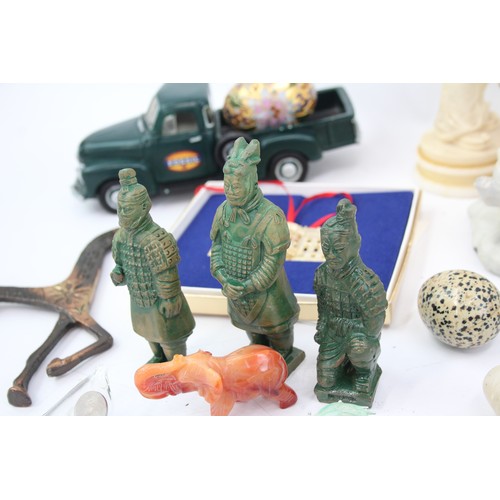 511 - 32 x Assorted Vintage ORNAMENTS Inc Terracotta Man, Swarovski, Miniatures Etc