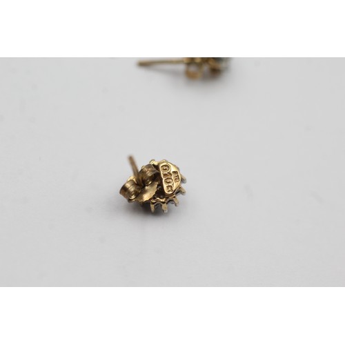 514 - 9ct gold diamond cluster stud earrings (1.1g)