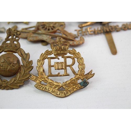 547 - 12 x Military Cap Badges Inc RAF, RASC, Military Police, Etc