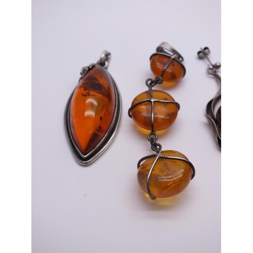 270 - 2 PAIRS OF SILVER & AMBER DANGLE EARRINGS and 2 SILVER & AMBER PENDANTS