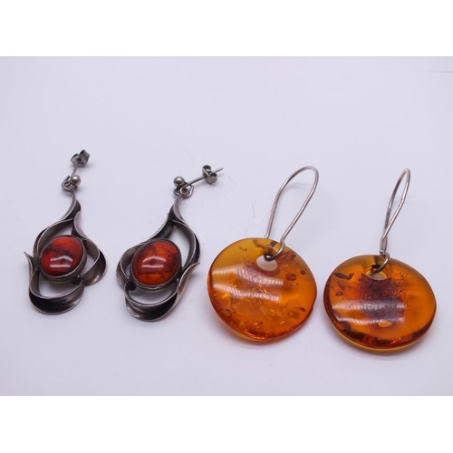 270 - 2 PAIRS OF SILVER & AMBER DANGLE EARRINGS and 2 SILVER & AMBER PENDANTS