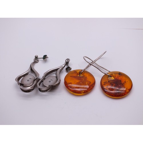 270 - 2 PAIRS OF SILVER & AMBER DANGLE EARRINGS and 2 SILVER & AMBER PENDANTS