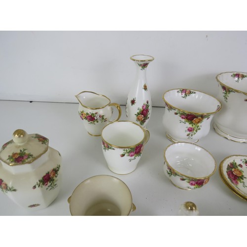 265 - SELECTION OF ROYAL ALBERT COUNTRY ROSES INCLUDES JARDINIERS, TRINKETS, VASES, CRUET SET ETC