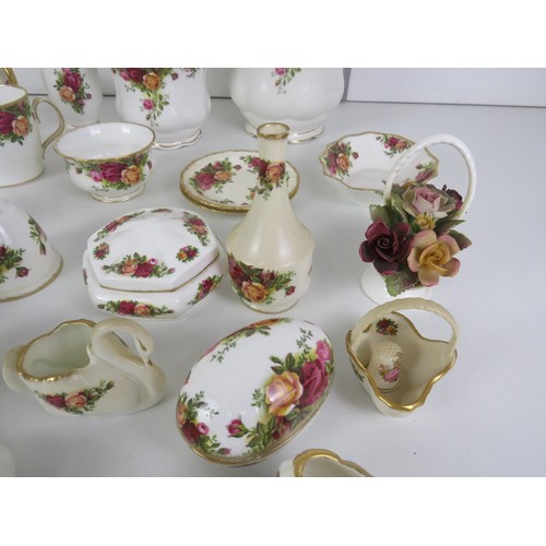 265 - SELECTION OF ROYAL ALBERT COUNTRY ROSES INCLUDES JARDINIERS, TRINKETS, VASES, CRUET SET ETC