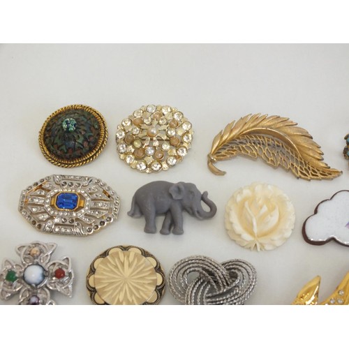 287 - 26 ASSORTED BROOCHES and SCARF CLIPS