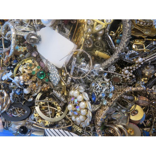 283 - LARGE TUB OF ASSORTED JEWELLERY INCLUDES VINTAGE EARRINGS, BRACELETS, NECKLACES, BROOCHES etc