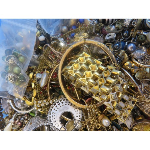 283 - LARGE TUB OF ASSORTED JEWELLERY INCLUDES VINTAGE EARRINGS, BRACELETS, NECKLACES, BROOCHES etc