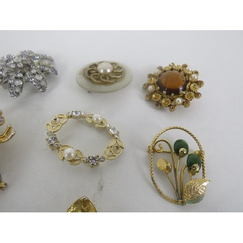 284 - 30 x ASSORTED BROOCHES SPARES/REPAIRS