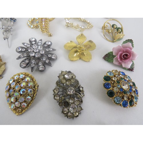 284 - 30 x ASSORTED BROOCHES SPARES/REPAIRS