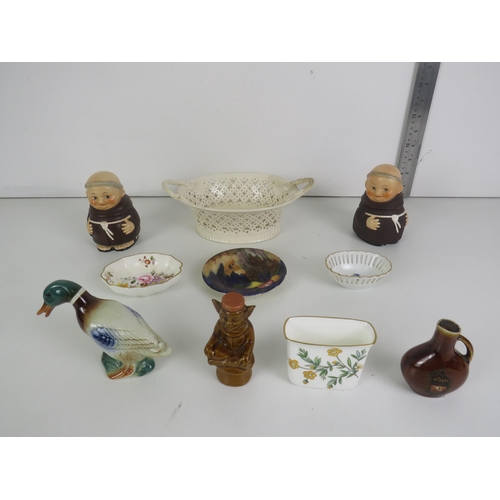 132 - SELECTION OF CERAMICS, LEEDS POTTERY, MINTON, CORNISH MEAD, CROWN DERBY