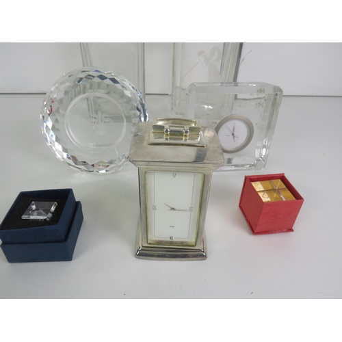 138 - GOLF WHISKEY DECANTER AND ONE OTHER, FLEUR DE LEAF PHOTO FRAME, JASPER CONRAN CLOCK, QUARTZ CLOCK AN... 