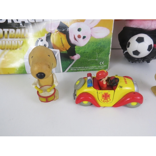 140 - DURACELL FOOTBALL BUNNY, FIREMAN CAR, SNOOPY DRUM PLAYER AND SNOOPY GUITAR PLAYER