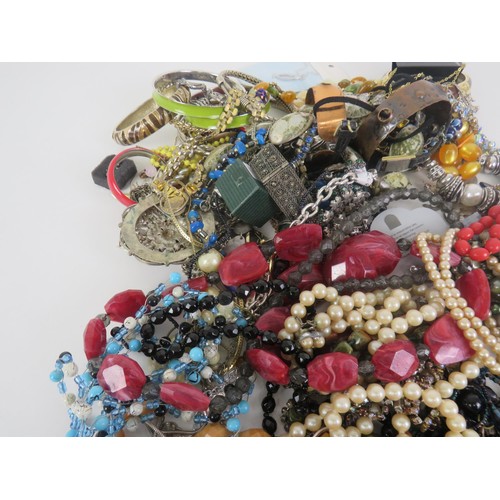 152 - BAG OF COSTUME JEWELLERY