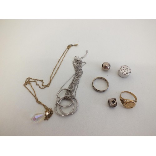 130 - COLLECTION OF SILVER AND GOLD JEWELLERY INCLUDING 9ct GOLD SOVEREIGN RING, SILVER RING, CHARMS AND A... 