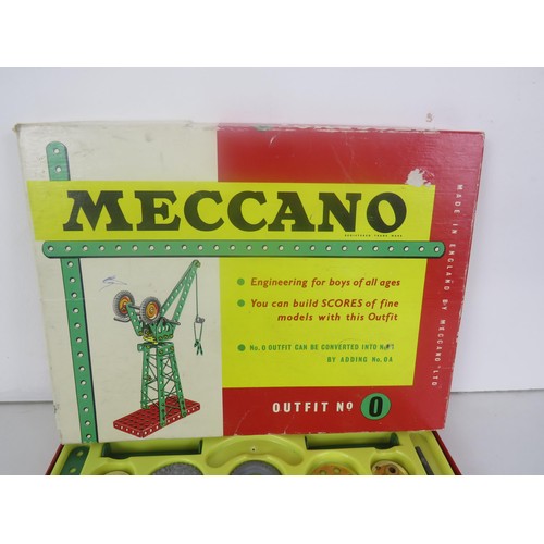 211 - MECCANO OUTFIT No 0 CRANE MODEL SET