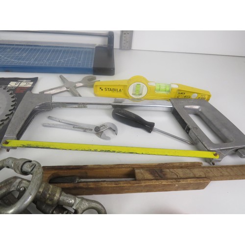 318 - SELECTION OF TOOLS includes SAW BLADE, TAPE MEASURES, CUTTER, RULER, HACKSAW, GRIPS, 2 x MASTER LOCK... 