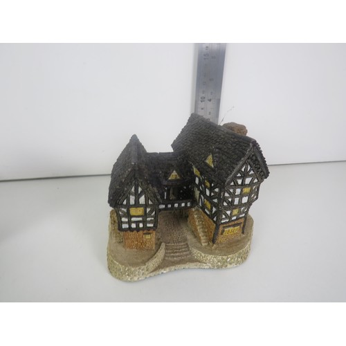 153 - 4 x DAVID WINTER HOUSE ORNAMENTS- TUDOR MANOR HOUSE, STRATFORD HOUSE, FISHERMANS COTTAGE AND THE BAK... 