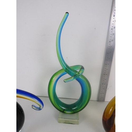 90 - SELECTION OF ART GLASS INCLUDING GREEN BLUE LARGE SCULPTURE WITH BASE, BLUE YELLOW LARGE SCULPTURE W... 