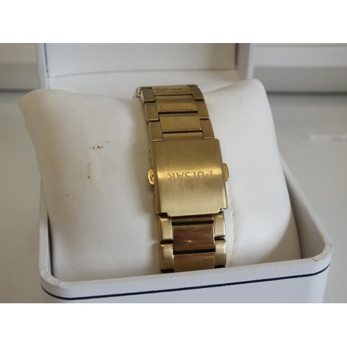 205 - MENS PULSAR BOXED WATCH