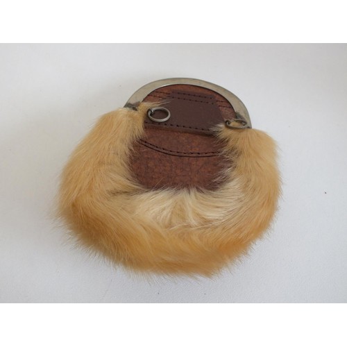 207 - SCOTTISH FAUX FUR CHILDS SPORRAN