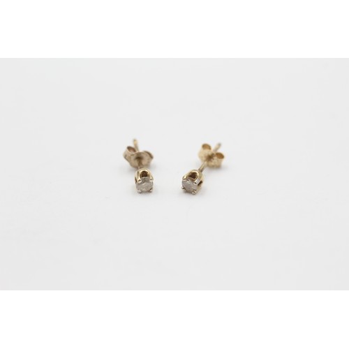 410 - 9ct Gold Diamond Stud Earrings (0.3g)