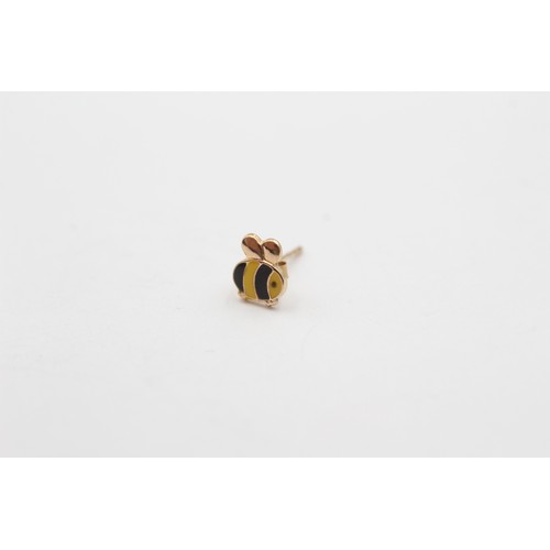 412 - 9ct Gold Enamelled Bee Stud Earrings (0.2g)