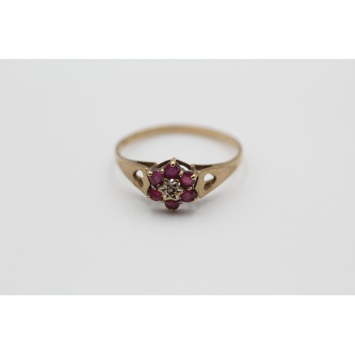 418 - 9ct Gold Diamond & Ruby Floral Cluster Ring (1.1g) - Size O