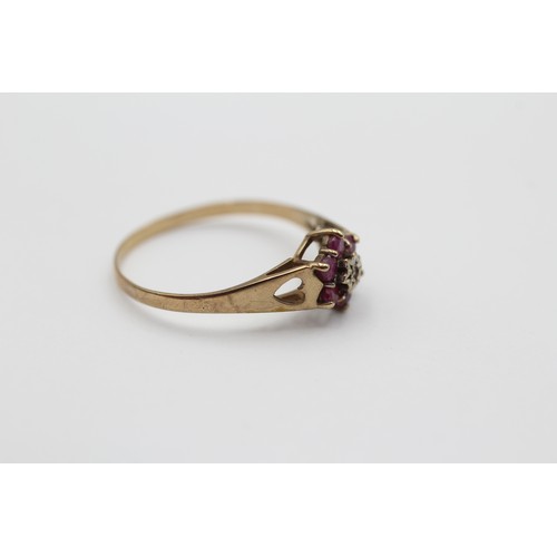 418 - 9ct Gold Diamond & Ruby Floral Cluster Ring (1.1g) - Size O