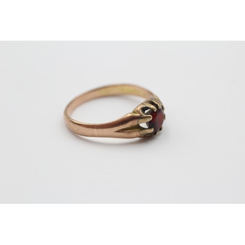 420 - 9ct Gold Vintage Garnet Buttercup Setting Ring (3g) - Size S