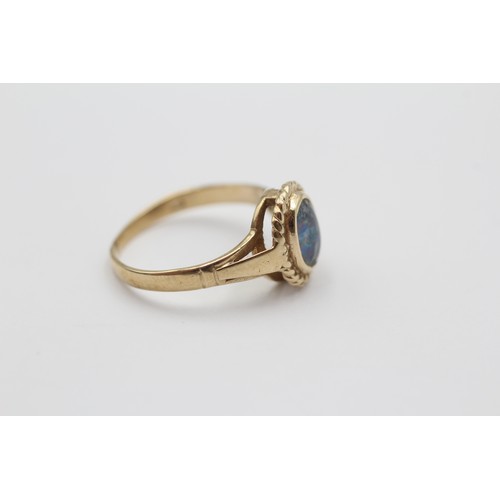 422 - 9ct Gold Opal Solitaire Dress Ring (1.6g) - Size J