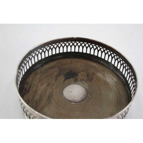 495 - Hallmarked Birmingham STERLING SILVER Bottle Coaster w/ Wooden Base 155g