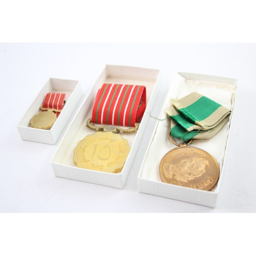 505 - 3 x Boxed Oman Medals Inc 15th Anniversary, 1985 Sultan Qaboos with Miniature, Etc