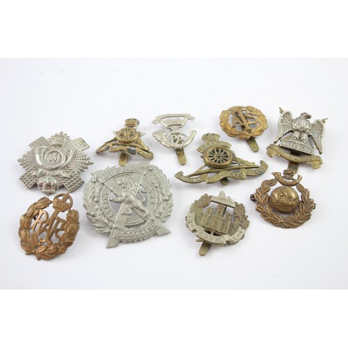 515 - 10 x Military Cap Badges Inc London Scottish, Essex Regt, HLI, Etc