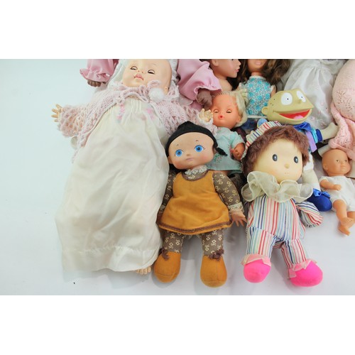 544 - 10 x Assorted Play DOLLS Inc Chad Valley Designafriend, Baby Annabelle, Baby Etc