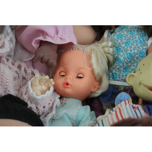 544 - 10 x Assorted Play DOLLS Inc Chad Valley Designafriend, Baby Annabelle, Baby Etc