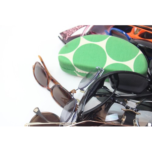 555 - Joblot of Assorted Sunglasses includes Branded