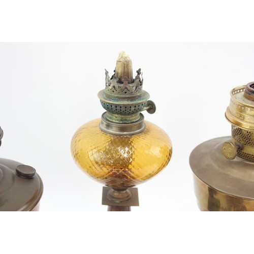 571 - 4 x Assorted Vintage OIL / KEROSENE LAMPS Inc Brass, Boxed, Square Base Etc