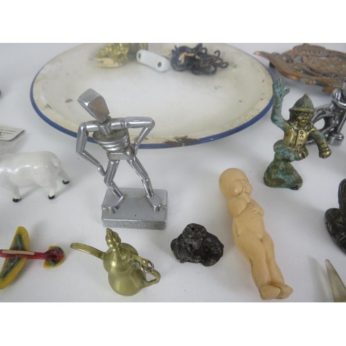 220 - TRAY OF MISCELLANEOUS ITEMS INCLUDES PERSIAN ISLAMIC COPPER DISH, METAL FIGURE, KEWPIE DOLL, MINIATU... 