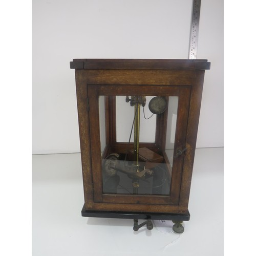 288 - SCIENTIFIC SCALES IN WOOD AND GLASS DISPLAY CASE WITH ACCESSORIES INCLUDES GERTLING LONDON WOODEN BO... 