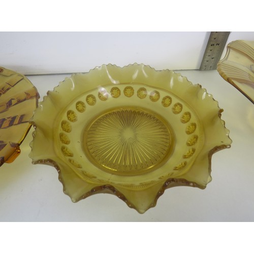 351 - 3 x AMBER GLASS PLATES/DISHES AND AN ART GLASS DOLPHIN