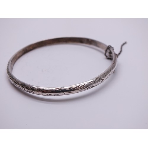 255 - STERLING SILVER BANGLE HINGED OPENING