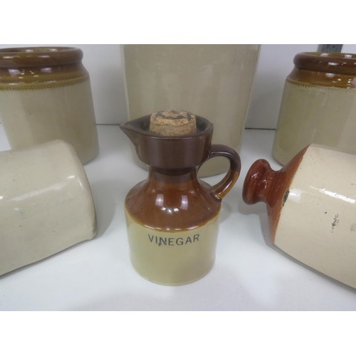 362 - 6 x VINTAGE STONEWARE JUGS, JARS AND HOT WATER BOTTLES