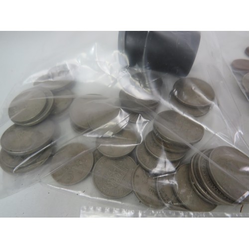 366 - JOBLOT OF WORLD COINS AND NOTES