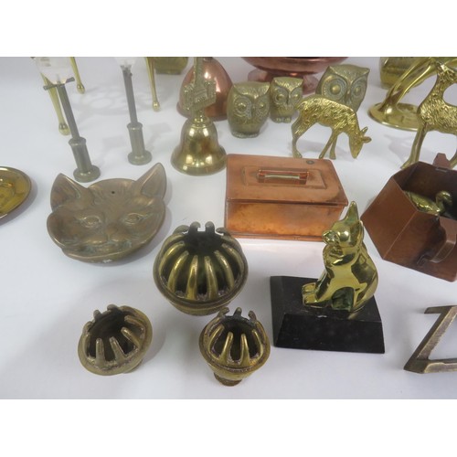 373 - BRASS ITEMS INCLUDES LARGE TRENCH ART SHELL, SKILLET, TRAY ETC